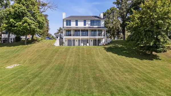N5673 County Road A, Brooklyn, WI 54941