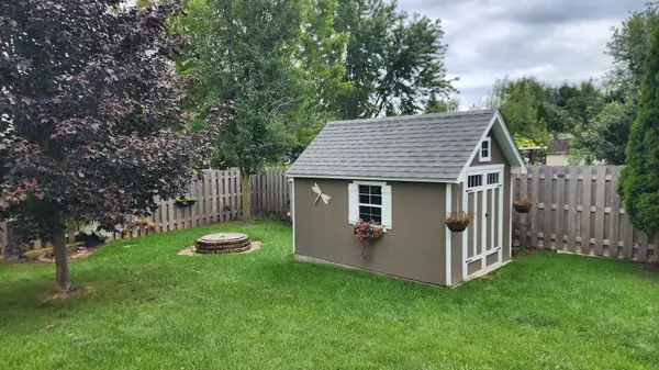 1121 Millcreek LN, Algonquin, IL 60102