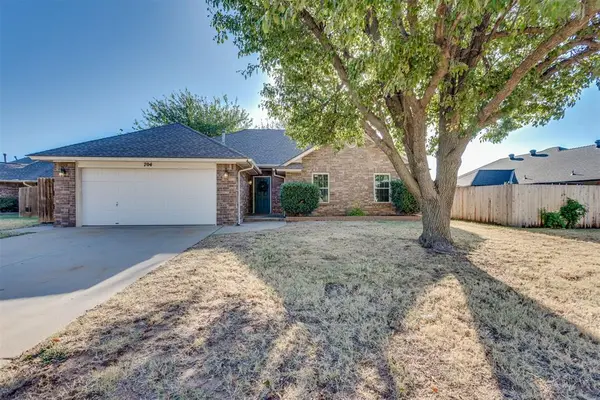 704 Gregg CT, Yukon, OK 73099