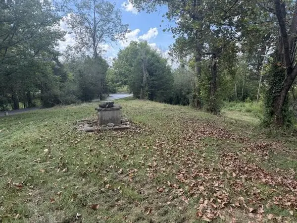 125 York Road #NE, Cleveland, TN 37323