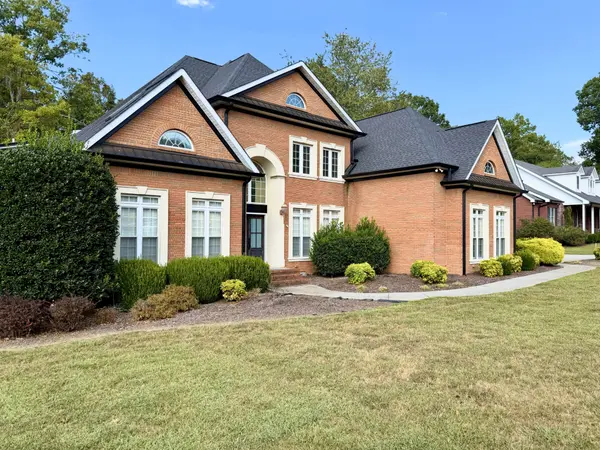 106 Somerset Ln, Tullahoma, TN 37388