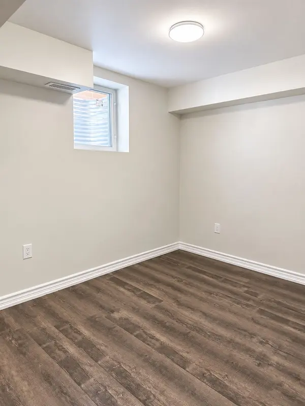 11 Bannister CRES, Brampton, ON L7A 4H2