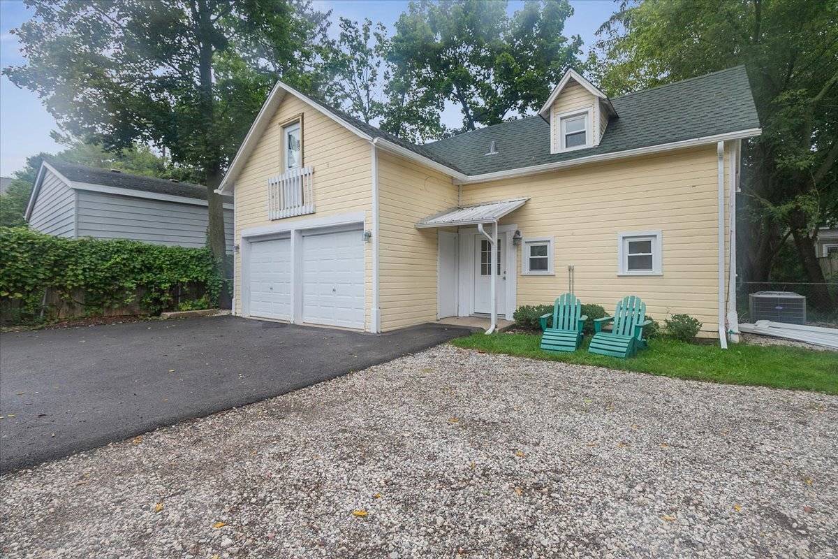 692 Cherry AVE #B, Lake Forest, IL 60045
