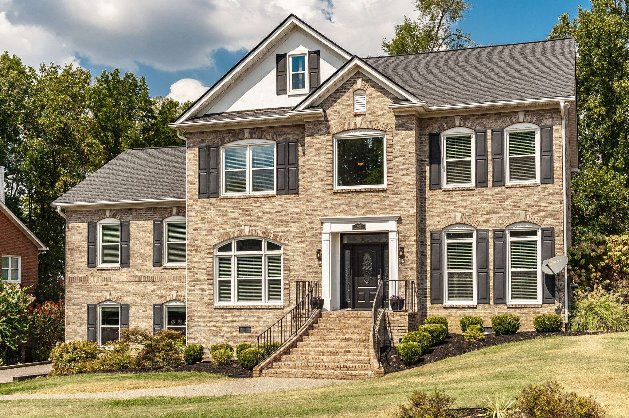 102 Fairlake Ct, Hendersonville, TN 37075