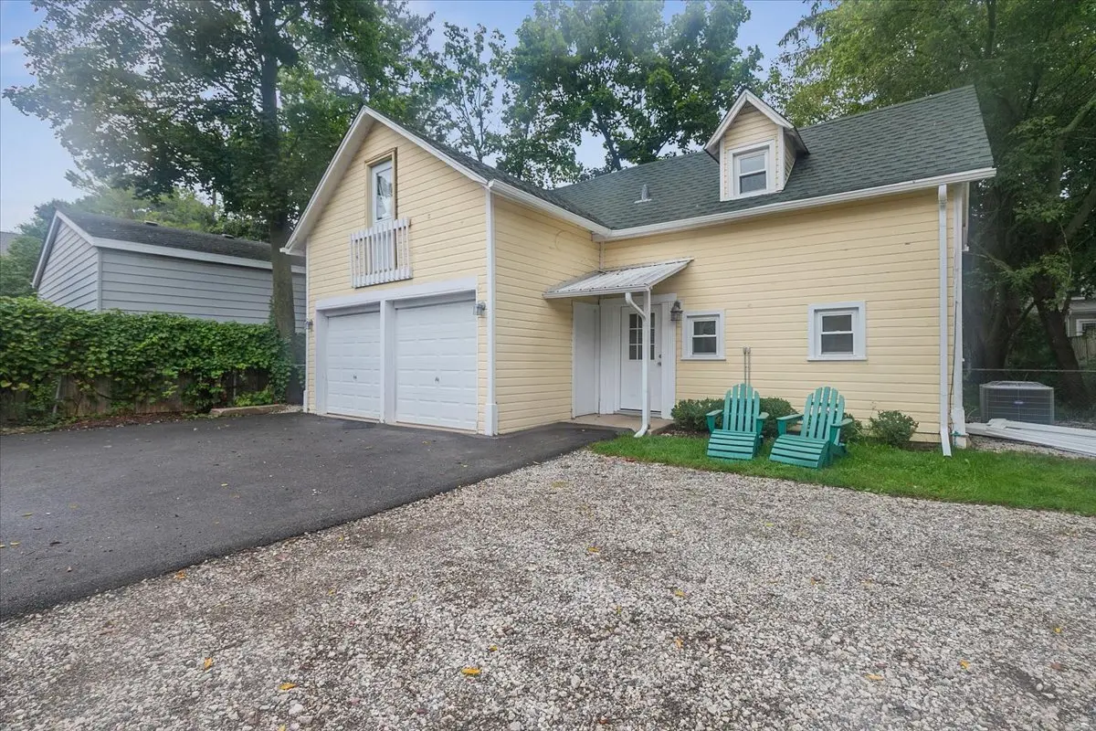 692 Cherry AVE #B, Lake Forest, IL 60045