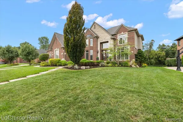 739 Majestic DR, Rochester Hills, MI 48306