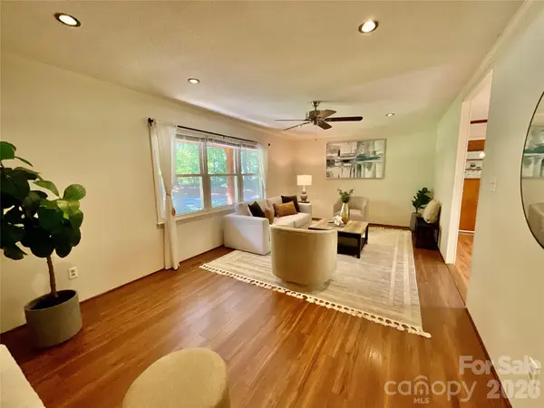 9500 Harvest LN, Davidson, NC 28036