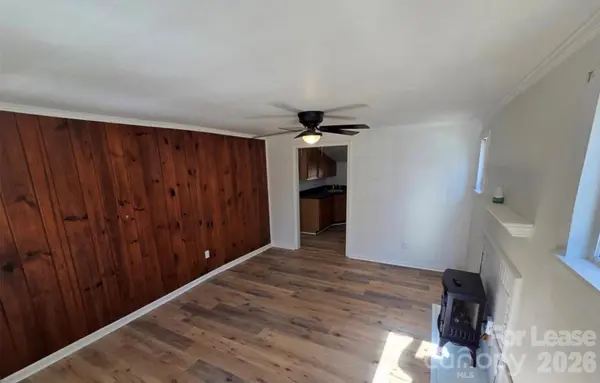 102 Malvern DR, Hendersonville, NC 28739