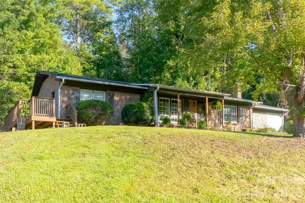 2408 Setzers Creek RD, Lenoir, NC 28645
