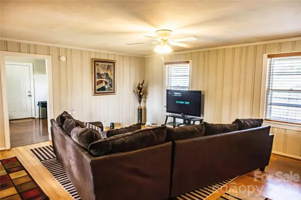 3828 Plainview RD, Charlotte, NC 28208