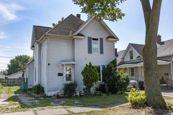 2502 Poland ST, South Bend, IN 46619
