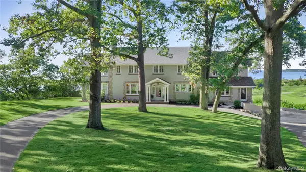 11 Arbutus LN, Stony Brook, NY 11790