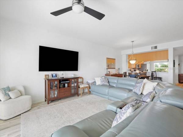 425 150TH AVE #2302, Madeira Beach, FL, 33708 photo 23