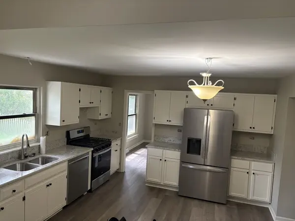 2284 Salisbury DR, Naperville, IL 60565
