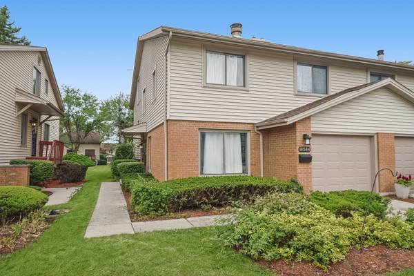 18584 Meadow LN, Hazel Crest, IL 60429