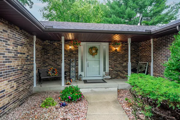 1747 Arnold AVE, Rockford, IL 61108