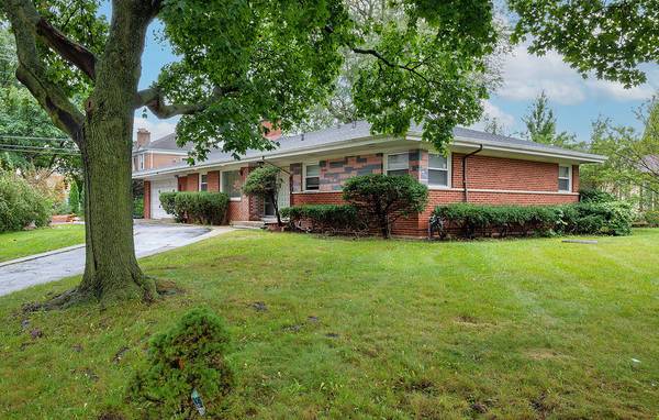 6756 N Keating AVE, Lincolnwood, IL 60712