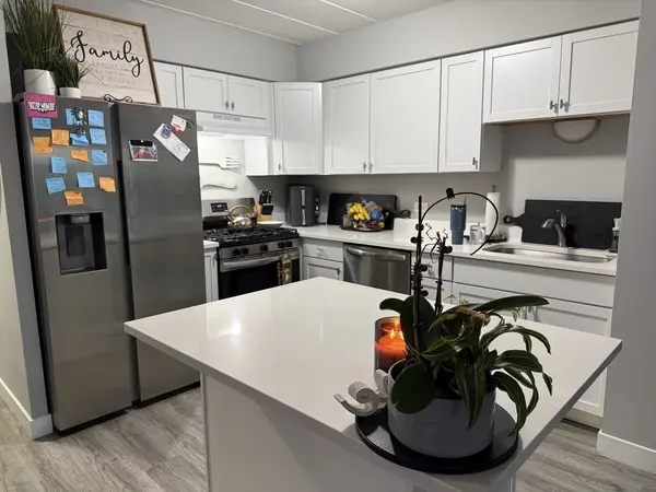 1060 N Mill ST #211, Naperville, IL 60563