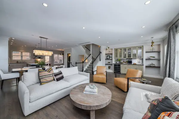460 Pennsylvania AVE #A, Glen Ellyn, IL 60137