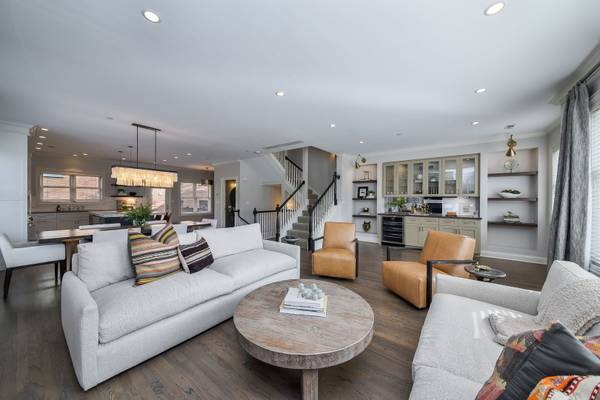 460 Pennsylvania AVE #A, Glen Ellyn, IL 60137