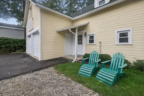 692 Cherry AVE #B, Lake Forest, IL 60045