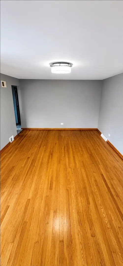 3000 N Neenah AVE, Chicago, IL 60634