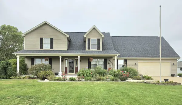 864 Jeflynn DR, Kouts, IN 46347