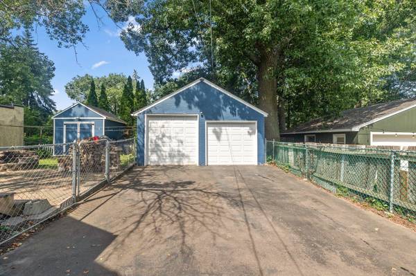 867 Delaware AVE, Saint Paul, MN 55107