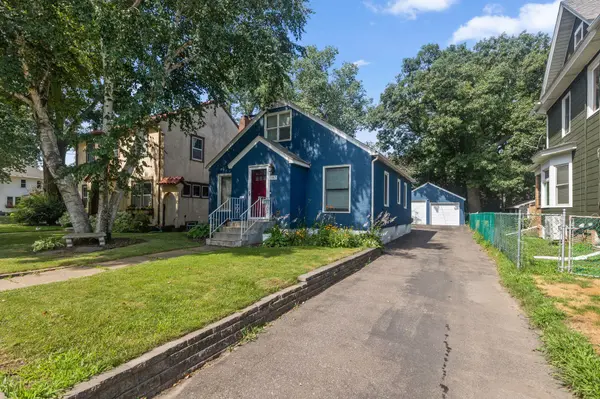 867 Delaware AVE, Saint Paul, MN 55107