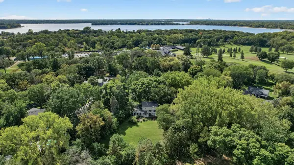 12 Tamarisk RD, Dellwood, MN 55110