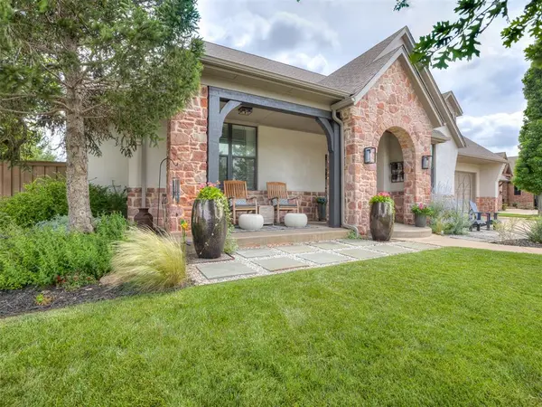 3209 Silvercliffe CT, Edmond, OK 73012