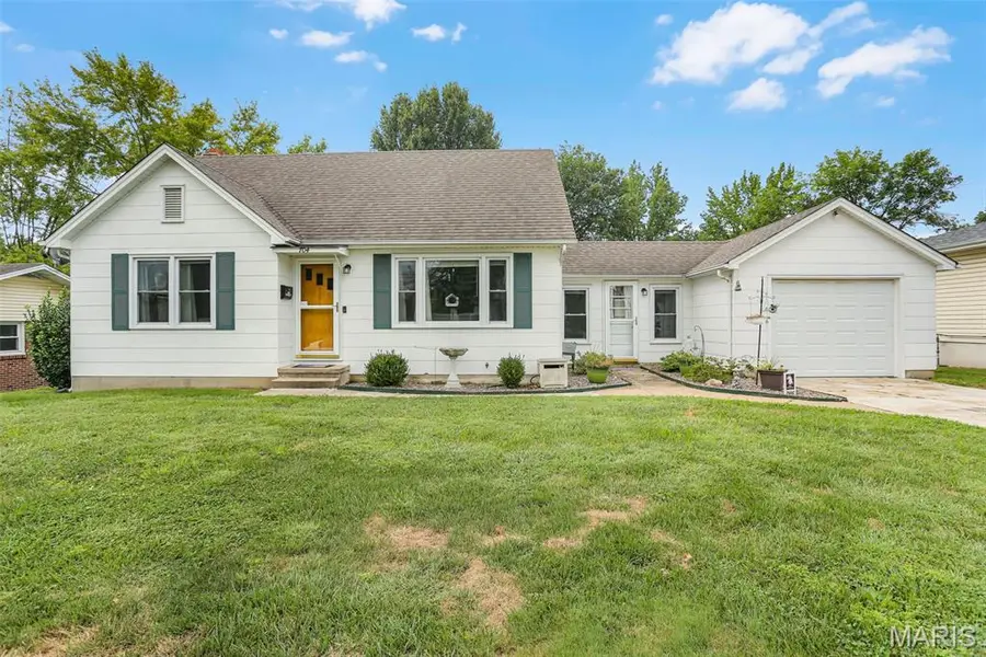 704 W 9th ST, Washington, MO 63090