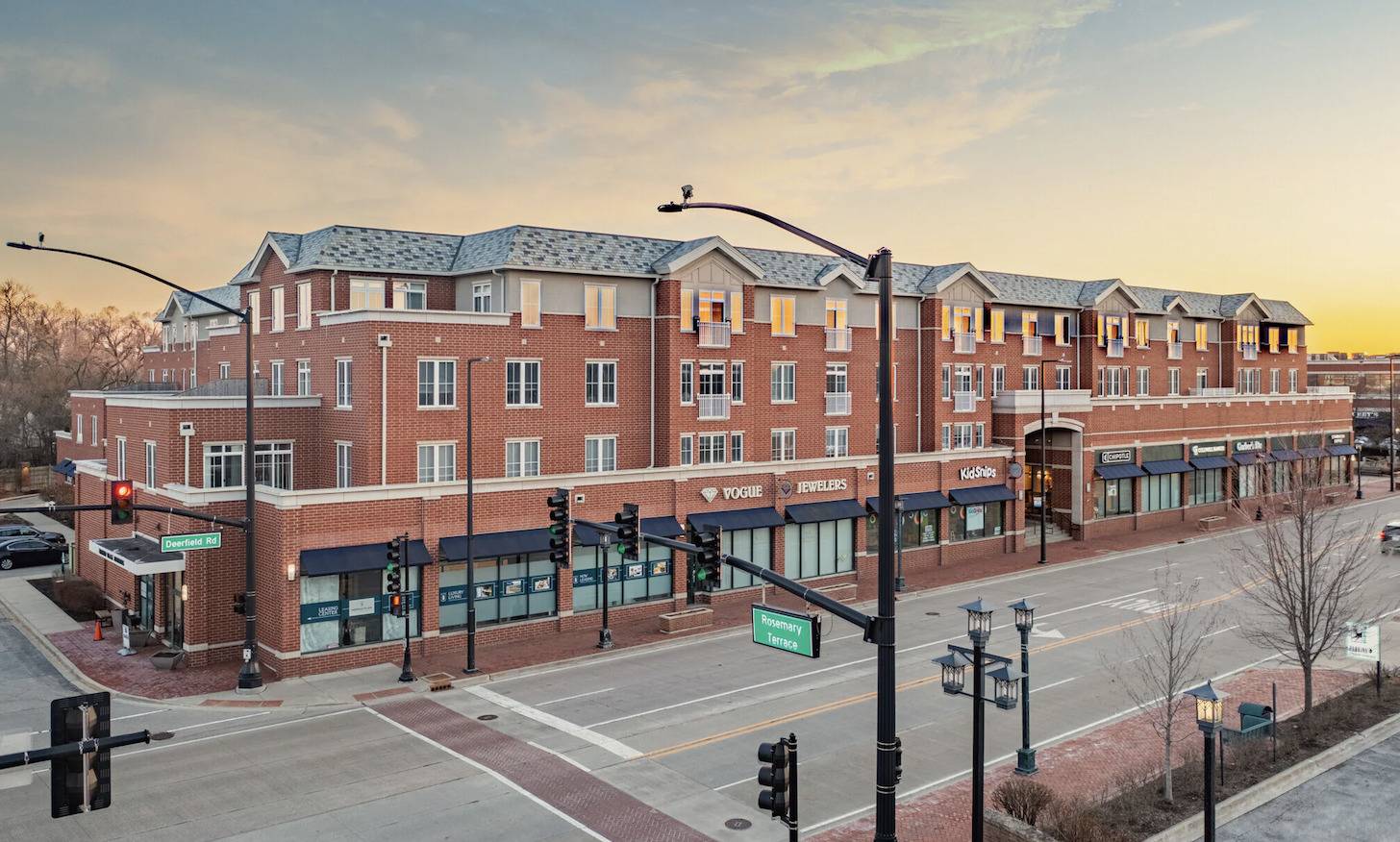625 Deerfield RD #201, Deerfield, IL 60015