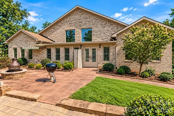 1024 Lyndon DR, Lancaster, SC 29720