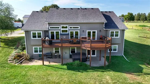 2064 N 900 RD, Eudora, KS 66025