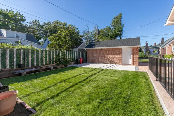 1519 New Hyde Park DR, New Hyde Park, NY 11040