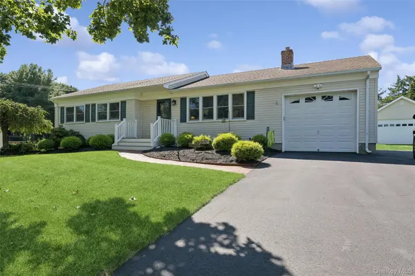 4105 Deep Hole DR, Mattituck, NY 11952