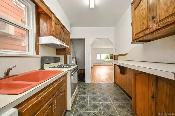 5327 70th ST, Maspeth, NY 11378