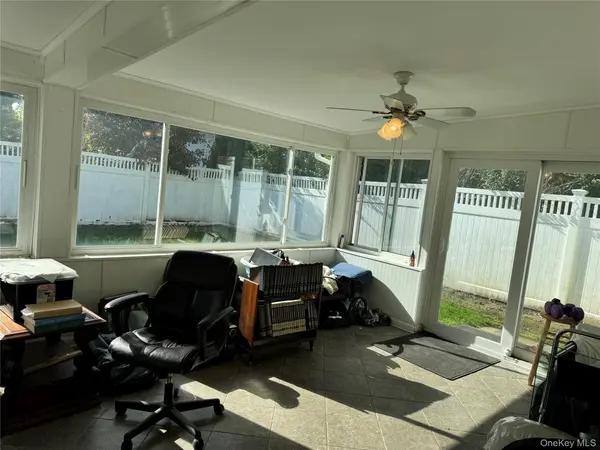3938 Bernice RD, Seaford, NY 11783