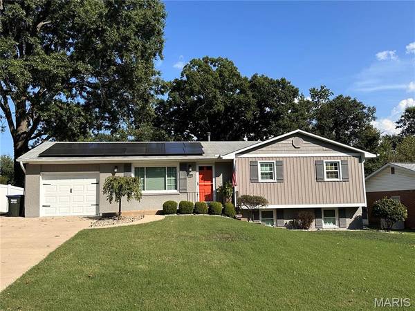 1360 N Glenwood DR, Columbia, IL 62236