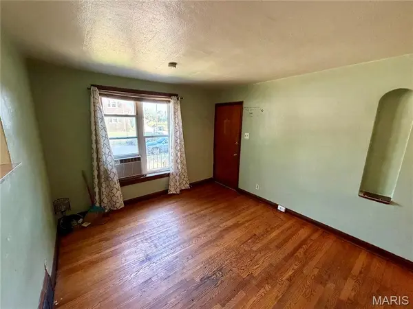 4928 Winona AVE, St Louis, MO 63109
