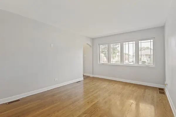 5151 S NATCHEZ AVE, Chicago, IL 60638