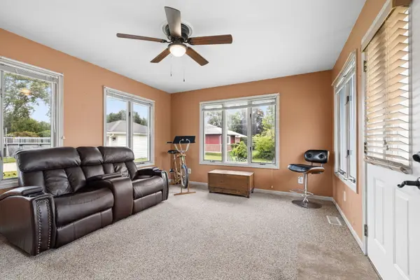 1041 E 8th ST, Lockport, IL 60441