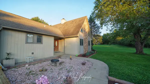 26143 N Anderson RD, Wauconda, IL 60084