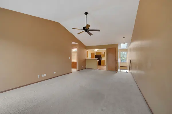 26 Tyler CT #B, Streamwood, IL 60107