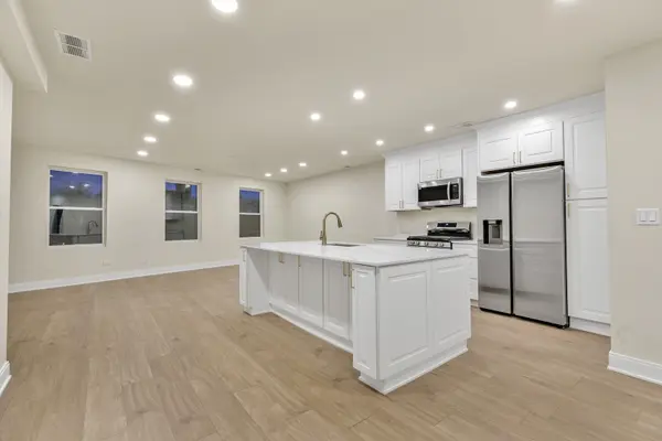 317 Canal ST #B, Lemont, IL 60439