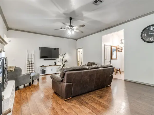 18901 Courtney LN, Newalla, OK 74857