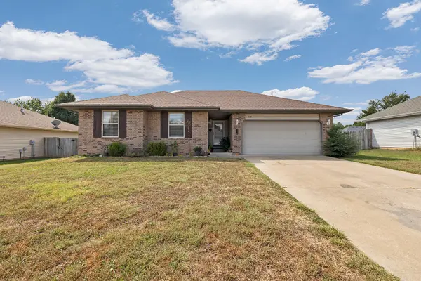 827 N Franklin AVE, Republic, MO 65738