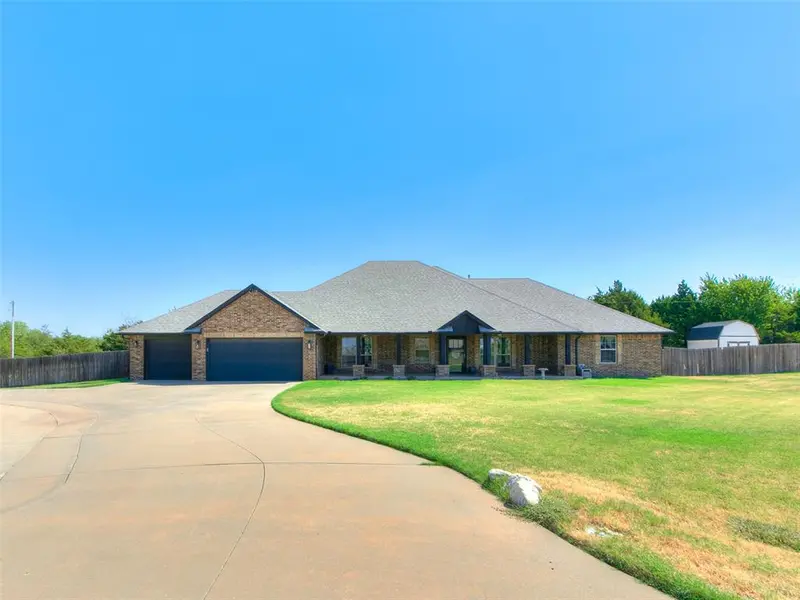 4500 Hillside LN, Edmond, OK 73025