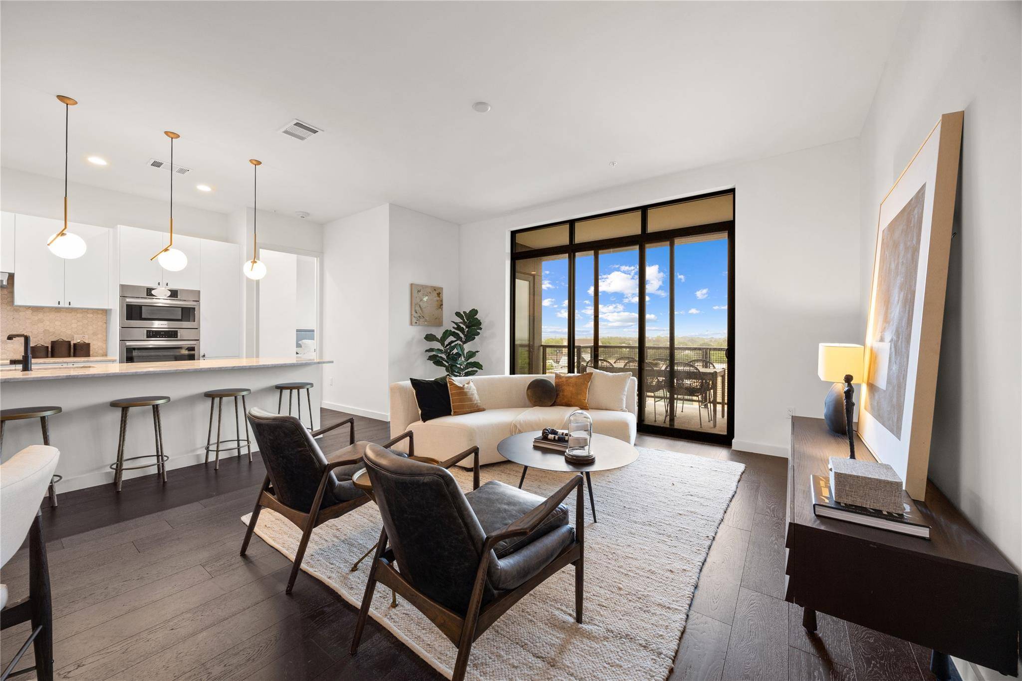 800 Embassy DR #602, Austin, TX 78702